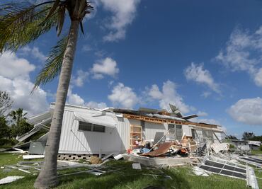 Suman 15 muertos en EU por “Matthew”