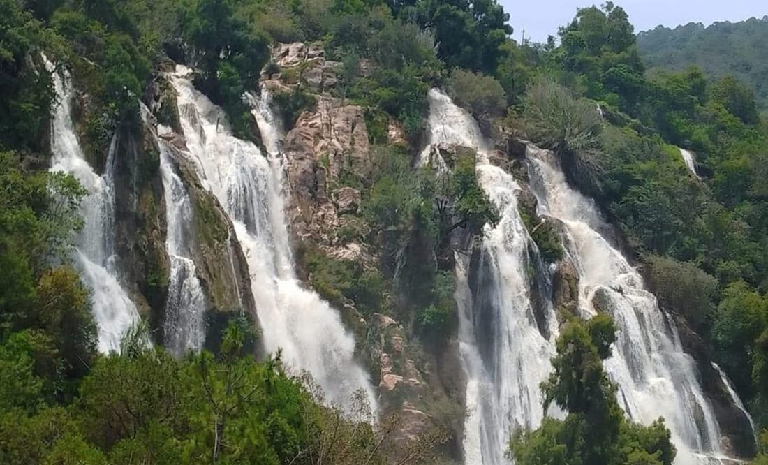 Las autoridades solicitaron el apoyo solidario de las comunidades ubicadas en la zona de abajo de la cascada para las tareas de localización. Foto: Especial