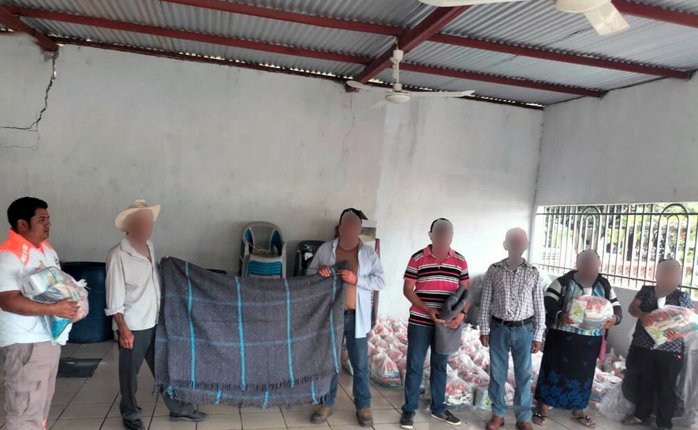 Además de cobijas y colchonetas, se han entregado 3.5 toneladas de alimentos para las familias. Foto: Especial.