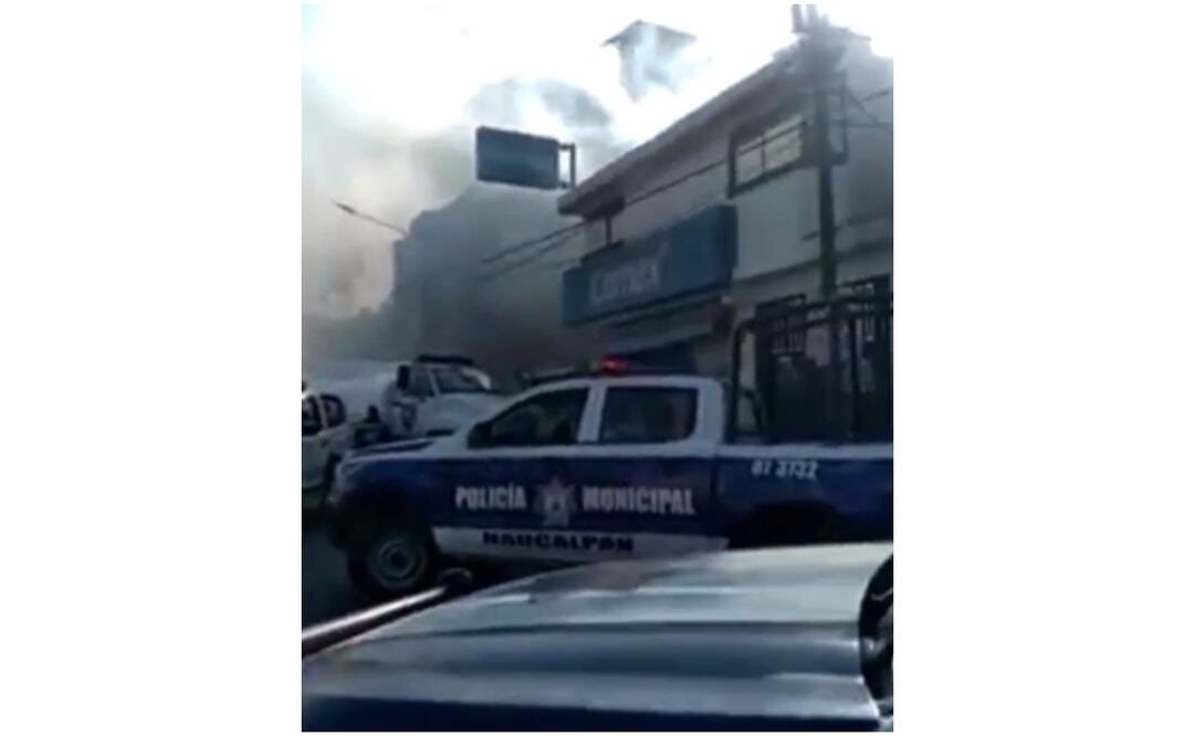Autos incendiados en Naucalpan