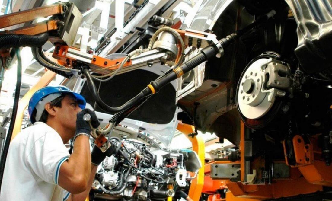 Fitch Raitings explicó que los aranceles sobre automóviles se aplicarán a las importaciones de todos los países. Foto: Archivo/El Universal