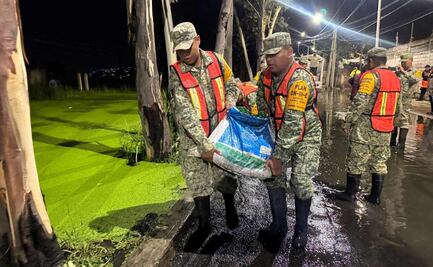 Lluvias provocan desbordamiento de canal en colonia La Conchita, Tláhuac; afecta calles y viviendas