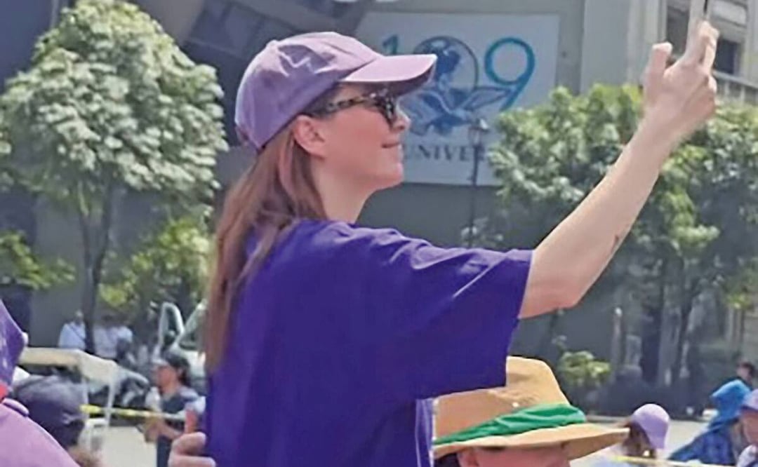 Regina Blandón se unió a la movilización en CDMX. Foto: IG: @REGINABLANDON