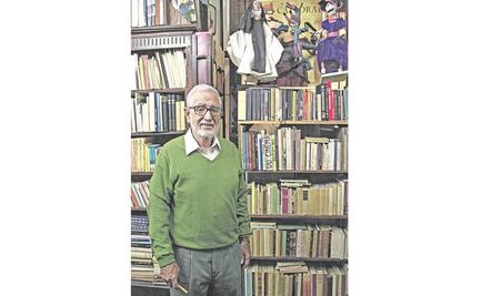 Enrique Fuentes creó un santuario del libro