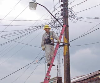 Cofece pide al Congreso no ratificar reforma eléctrica de AMLO