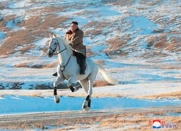 Líder de Corea del Norte visita montaña sagrada para analizar sanciones de EU