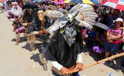 Yaquis queman máscaras como tradición para terminar Semana Santa