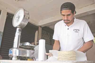 Cofece advierte por alzas manipuladas en tortillas