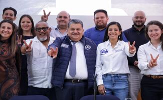 Ernesto Alarcón deja el PRI y se suma al PAN; apunta a “hacer las cosas distintas” rumbo a 2027