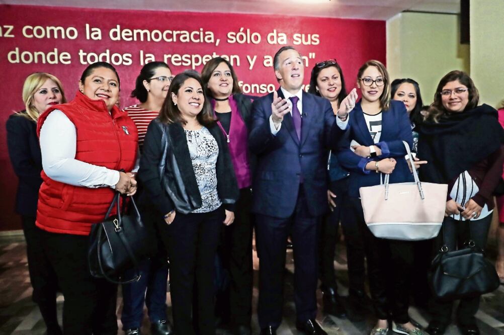 El abanderado priísta José Antonio Meade dijo en el Día Internacional de la Mujer que se tienen avances con ellas, pero aún hay pendientes por hacer. (LUCÍA GODÍNEZ. EL UNIVERSAL)