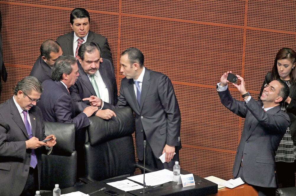 Los senadores tienen que procesar más de 70 nombramientos y la ley que transforma a la Procuraduría General de la República en la Fiscalía General, que fue aprobada por los diputados (ARCHIVO EL UNIVERSAL)