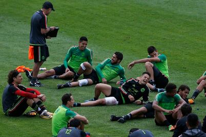 Osorio deja los experimentos; México va por su pase a Rusia