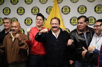 Armando Ahued se registra para contender por candidatura del PRD a la CDMX