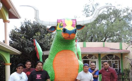 Celebran Divina Providencia con quema de toros pirotécnicos en Edomex