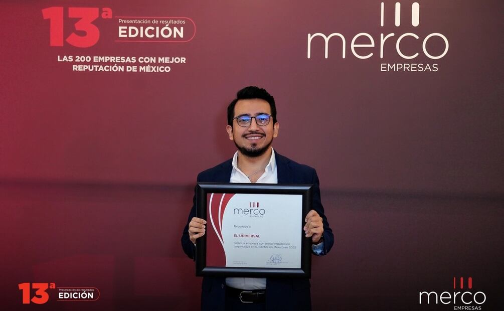 Juan Jesús Cano Díaz, director de Marketing de EL UNIVERSAL recibe reconocimiento a este medio por parte de Merco, tras aparecer en su Ranking Sectorial de Empresas 2025 (2/10/2025). Foto: Especial 
