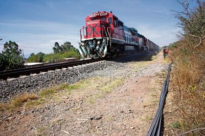 Se dificulta reapertura de paso ferroviario México-EU; organismos estadounidenses presionan para abrir cruces