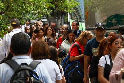 Caos y confusión sigue en Línea 2 del Metro; usuarios no ubican camiones de RTP
