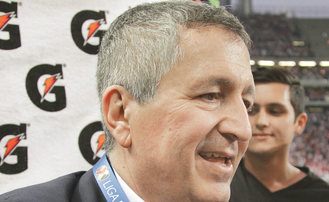 El dueño del Chiverío dice que Almeyda tiene contrato (CARLOS MEJÍA. EL UNIVERSAL)