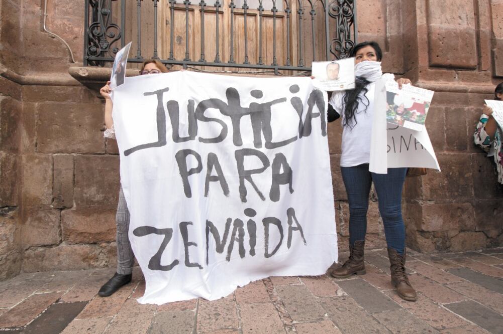 Indignación. Colectivos de familiares de desaparecidos marcharon para exigir justicia por el asesinato de Zenaida Pulido. Foto: CHARBELL LUCIO. EL UNIVERSAL