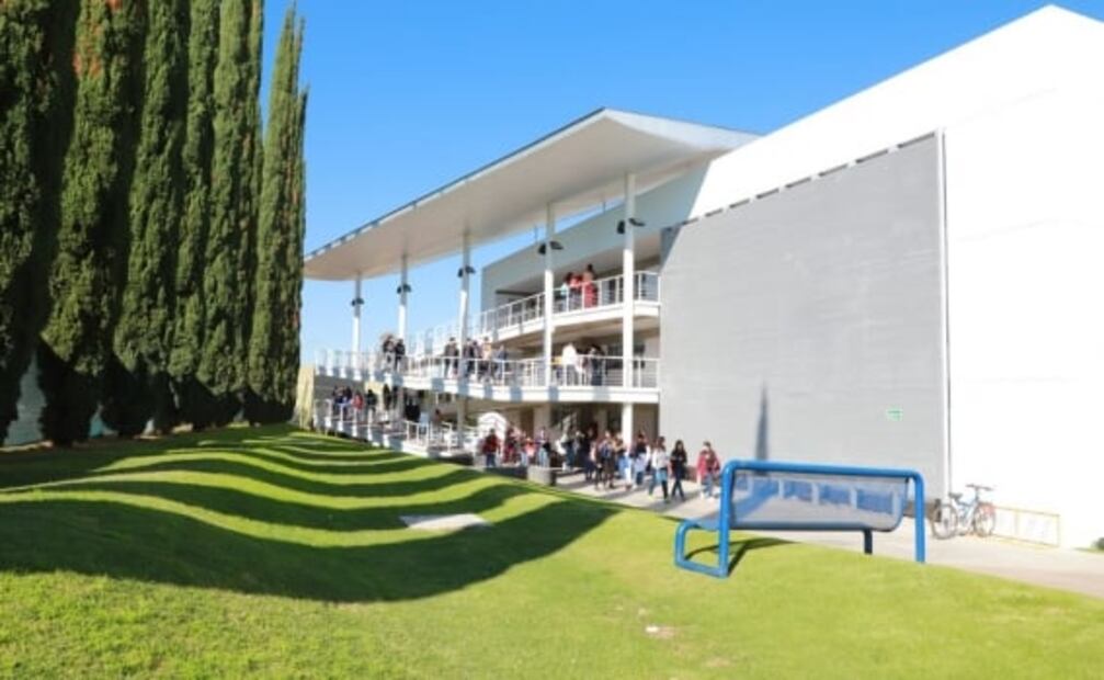 Universidad de Aguascalientes suspende a maestro por ofender a feministas