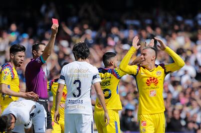 La jugada de la expulsión de Uribe fue "accidental": Baños