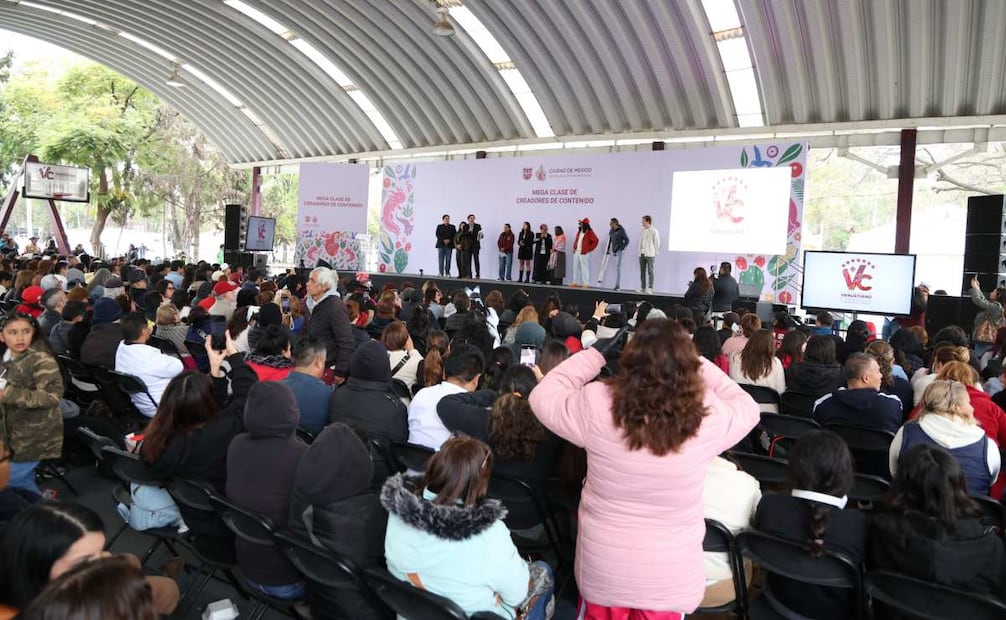 La Mega Clase de Contenido de TikTok fue organizada por el Gobierno CDMX a través de Sedeco (31/01/26). Foto: Especial