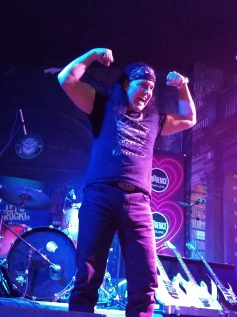 Vocalista original de AC/DC mostrará en México su poder y energía