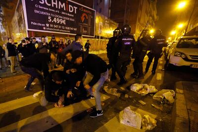 Video: Protestan contra amnistía frente a sedes del partido socialista y el Parlamento Europeo en Madrid