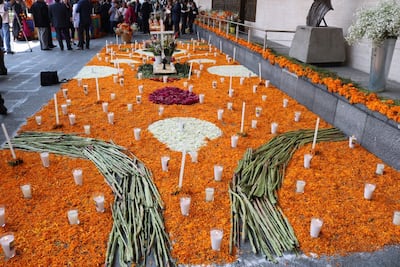 Diputados inauguran ofrenda en memoria de fallecidos en sismos