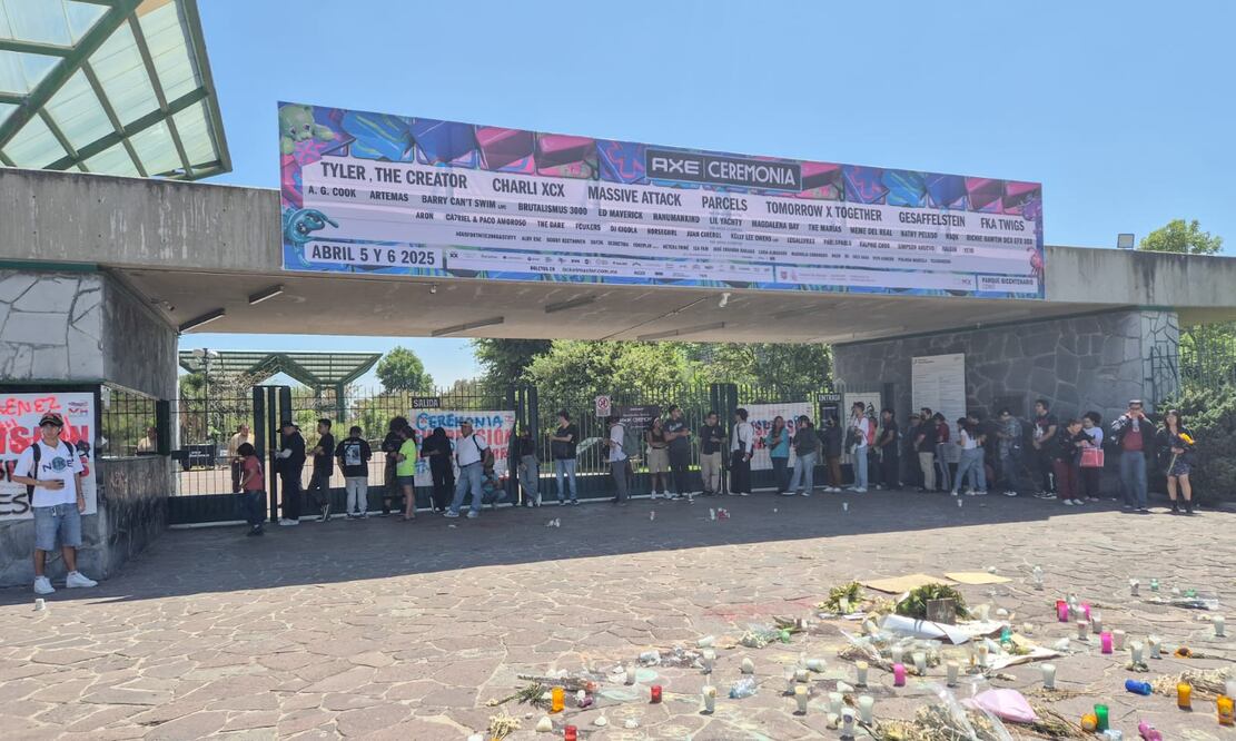 Este viernes 11 de abril se reportan largas filas en las taquillas del Parque Bicentenario para que les den el reembolso de los boletos del Festival Axe Ceremonia en donde perdieron la vida dos fotoperiodistas. (Foto: Jorge Alejandro Medellín/ EL UNIVERSAL)