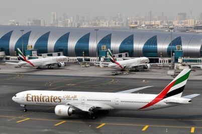 Emirates reducirá sus vuelos a EU ante las restricciones de Trump