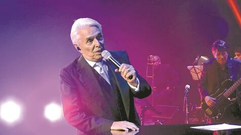 Enrique Guzmán enamora en streaming