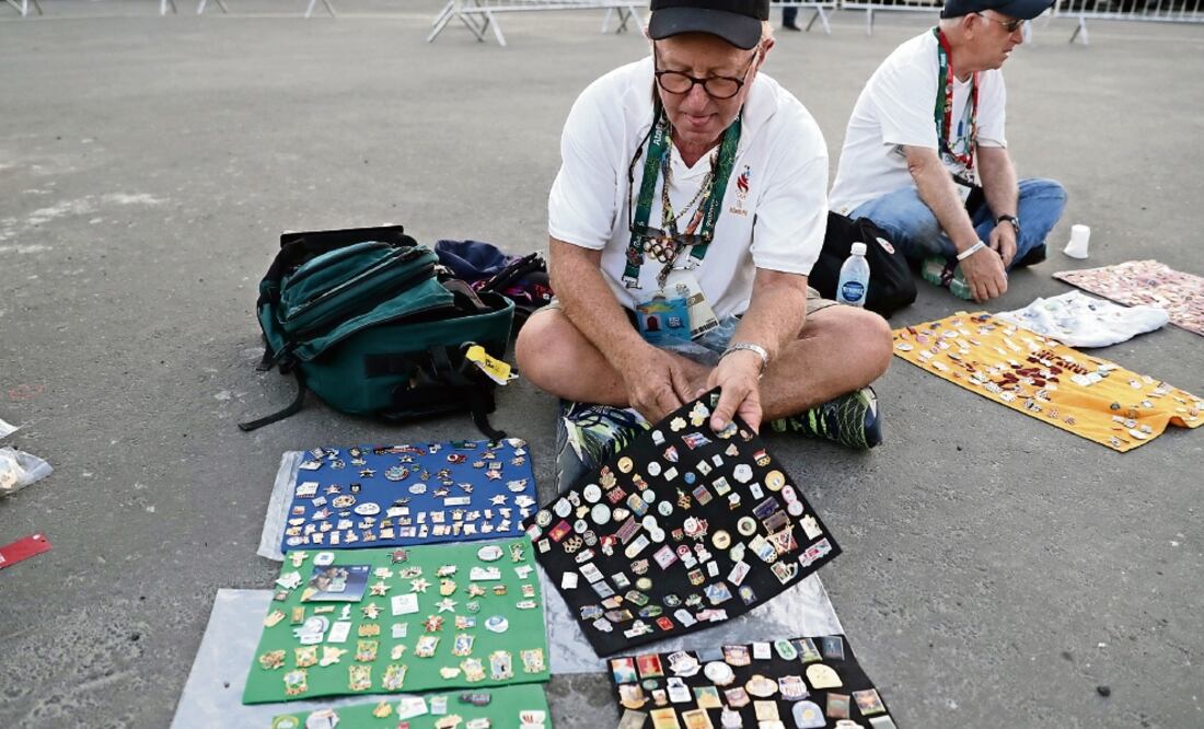 Intercambiar pines es un hobby que permite ser testigo de la historia (IVAN STEPHENS. EL UNIVERSAL)