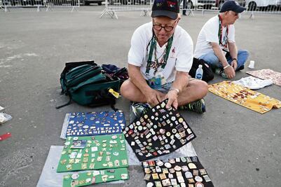 Colecciona pines desde hace más de tres décadas