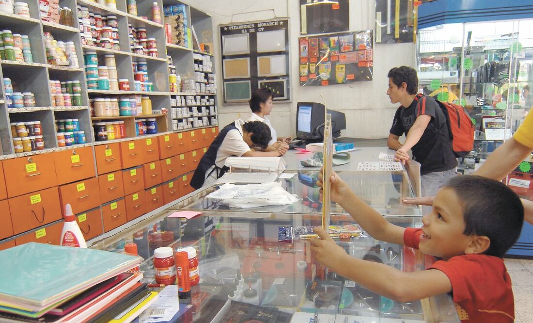 Renuencia. De acuerdo con Inegi, 73.6% de negocios encuestados rechaza un crédito bancario por considerarlo caro y por desconfianza. Foto/ARCHIVO EL UNIVERSAL