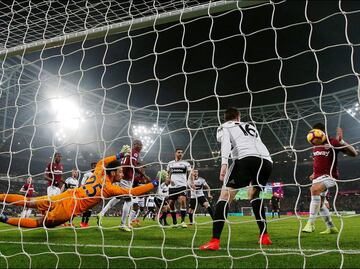 Histórico y polémico gol de 'Chicharito' Hernández en la Premier League