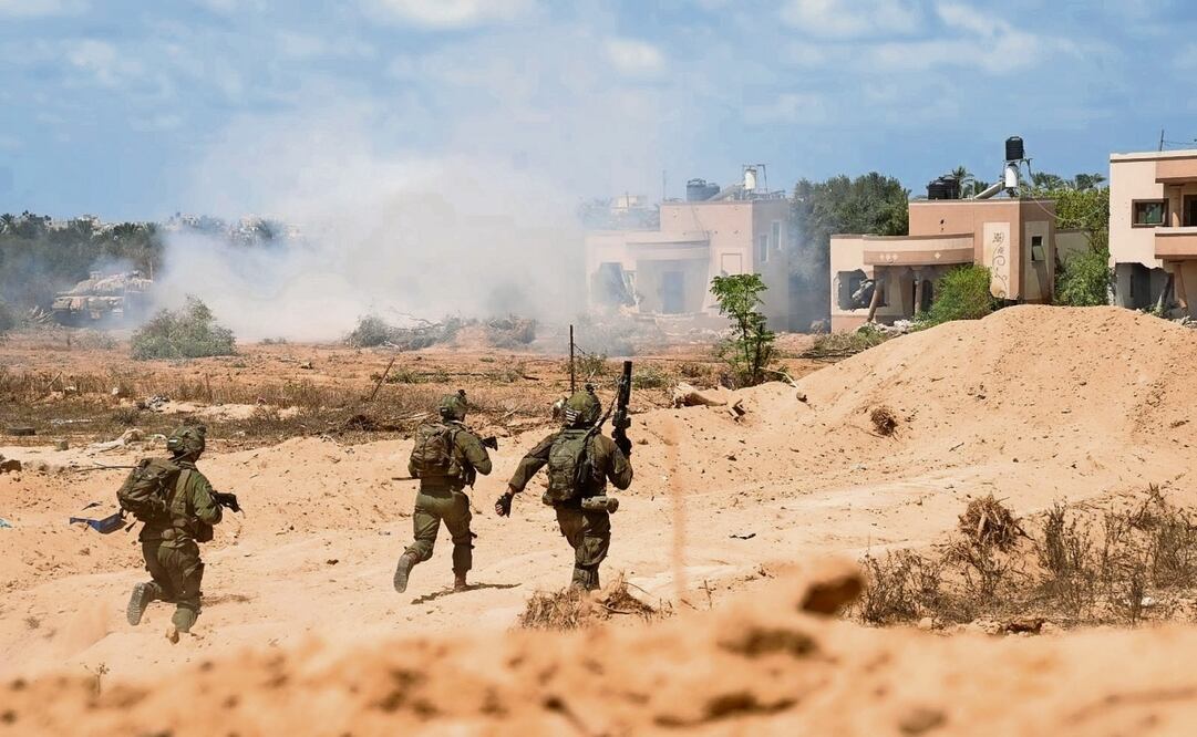 El teniente general del Ejército israelí, Herzi Halevi, dijo que "estamos atacando todo el día. Tanto para preparar el terreno ante una posible entrada, como para seguir atacando a Hezbolá". Foto: EFE