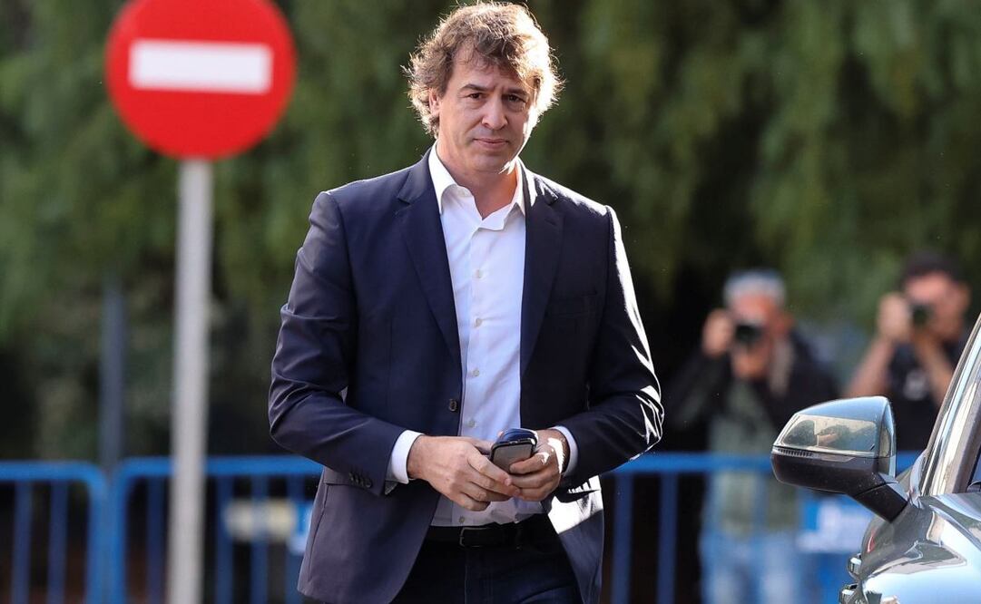 La Audiencia de Badajoz ha condenado a David Sánchez, hermano del presidente del Gobierno, a nueve años de inhabilitación para empleo público como autor por cooperación necesaria de un delito de prevaricación administrativa. En la imagen de archivo, David Sánchez, a su llegada a la última sesión del juicio por su contratación en la Diputación de Badajoz el pasado 9 de junio. Foto: EFE