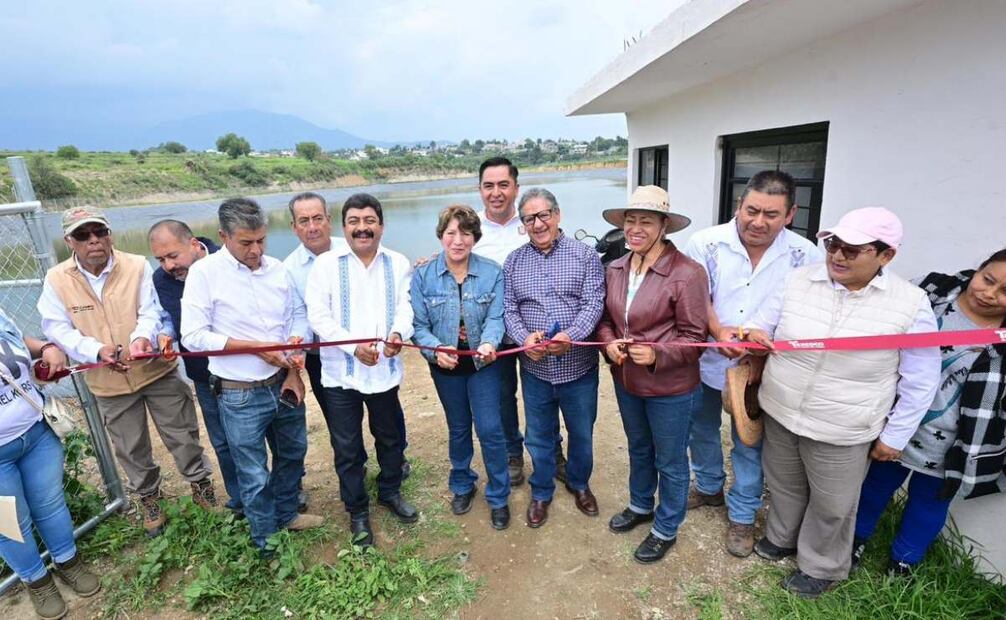 Delfina Gómez entrega olla de captación en Texcoco; almacenará 50 millones de litros.
Foto: Especial.