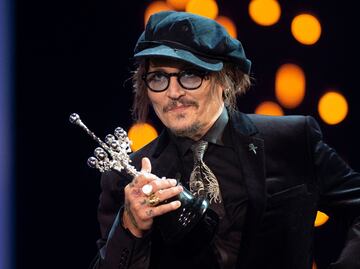 Pese a polémica, Johnny Depp recibe entre aplausos Premio Donostia a su trayectoria