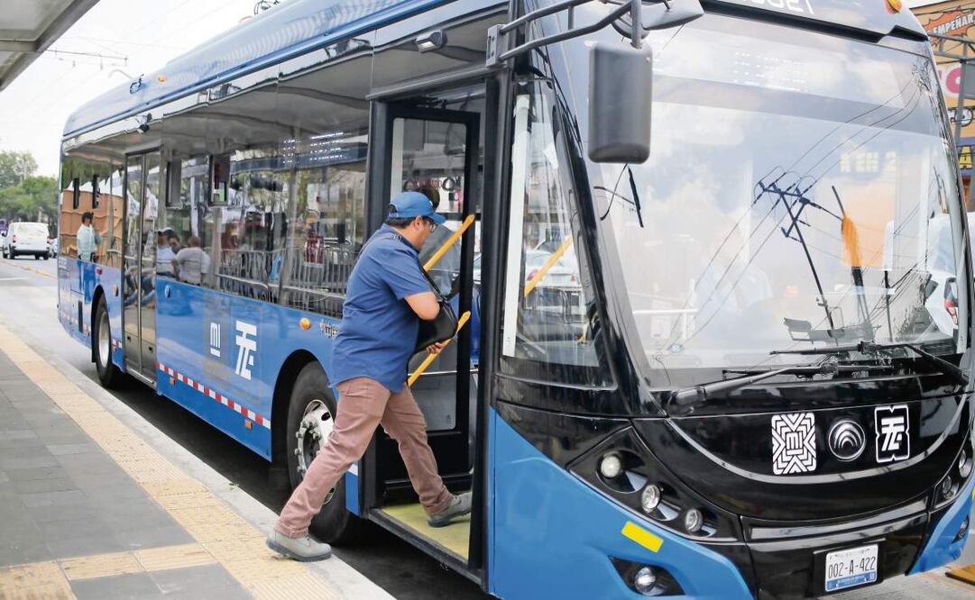 Este lunes Clara Brugada entregó 14 nuevas unidades del Trolebús que corre por avenida Aztecas en Coyoacán, desde Tasqueña a Perisur. (22/04/2025) Foto: Dário Luna | El Universal