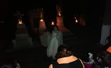 Así se vivieron los recorridos nocturnos por el Panteón La Soledad en el Edomex