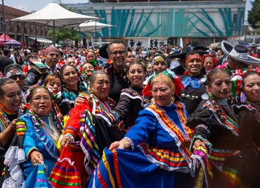 Con música, danza y talleres, Pilares celebran las fiestas patrias en Garibaldi