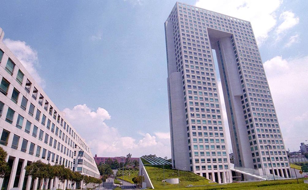 Al igual que “la Lavadora”, el edificio conocido popularmente como “el Pantalón” forma parte del distintivo paisaje de Santa Fe, al poniente de la ciudad de México. Foto: Jorge Serratos EL UNIVERSAL.