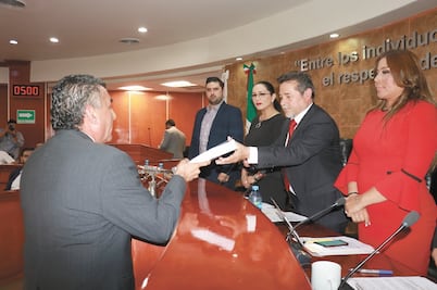 Instalan nuevo Congreso en presencia de Bonilla