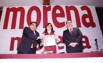 ​Registra Barbosa precandidatura a gobernador de Puebla