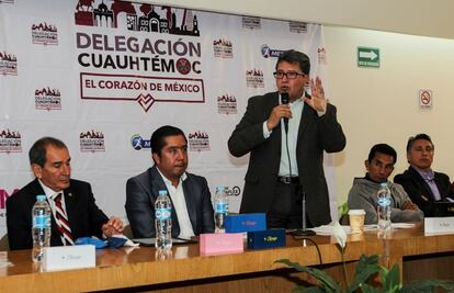 Entabla Monreal diálogo con Sánchez Barrios por Zona Rosa