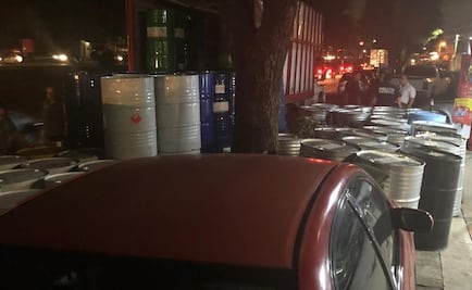 Profepa detiene a camioneta con 91 tambos de residuos tóxicos en Ecatepec