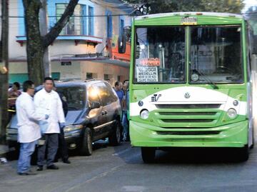 Muere mujer por oponerse a asalto en autobús