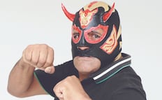 De defensa y portero a gladiador: la transformación de Cancerbero en la lucha libre 